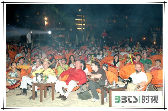 音樂節(jié)現(xiàn)場(chǎng).jpg 音樂節(jié)現(xiàn)場(chǎng).jpg